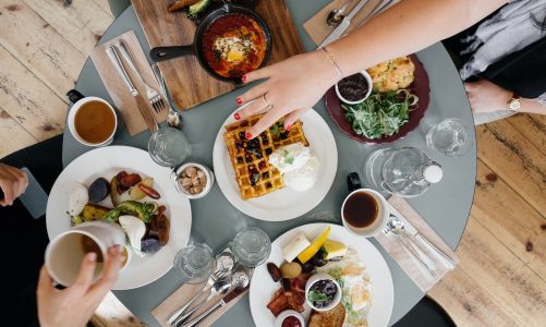 Jajka nadal dzielą Polaków. W jakie mity na temat cholesterolu wierzymy?